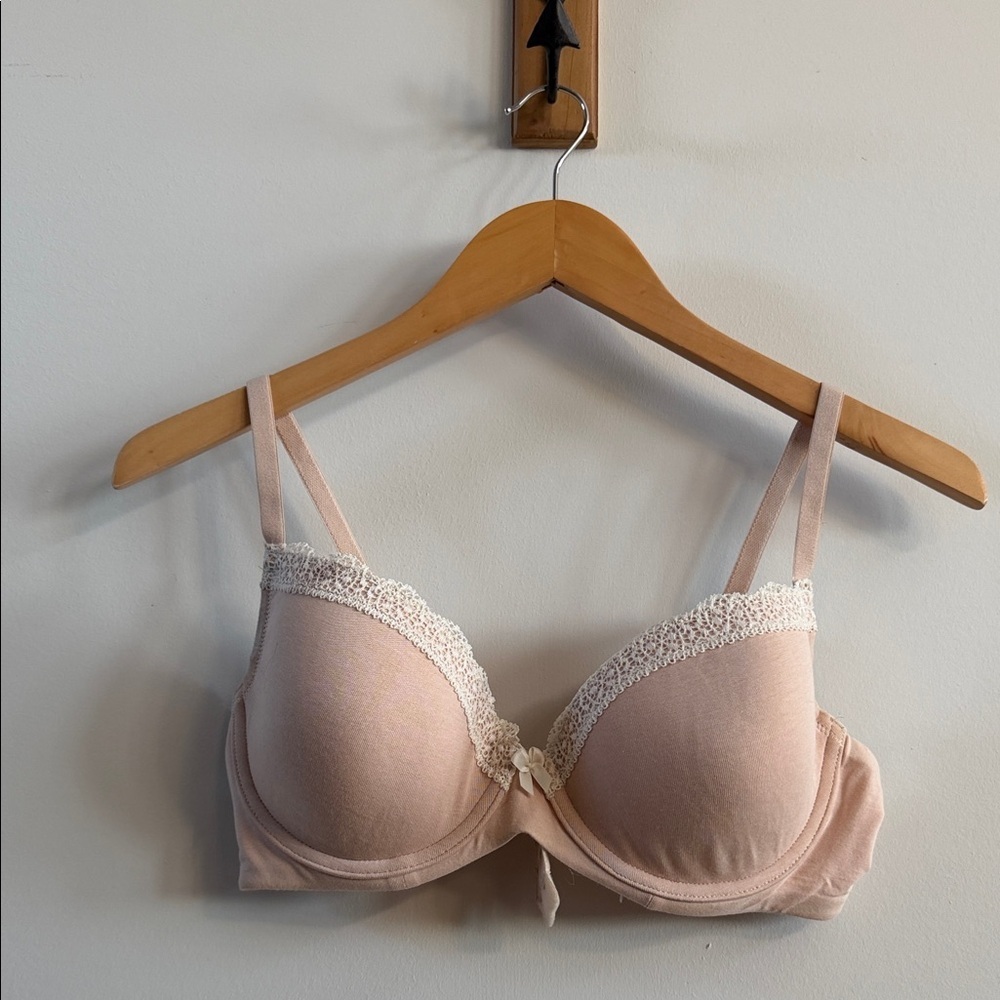 Gilligan & O’Malley Elegant Lace-Trimmed Nude Bra – Size 36C